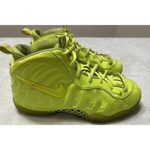 Nike Shoes Youth Size 2.5 Foamposite Pro Volt Lime Green Neon 843755-702